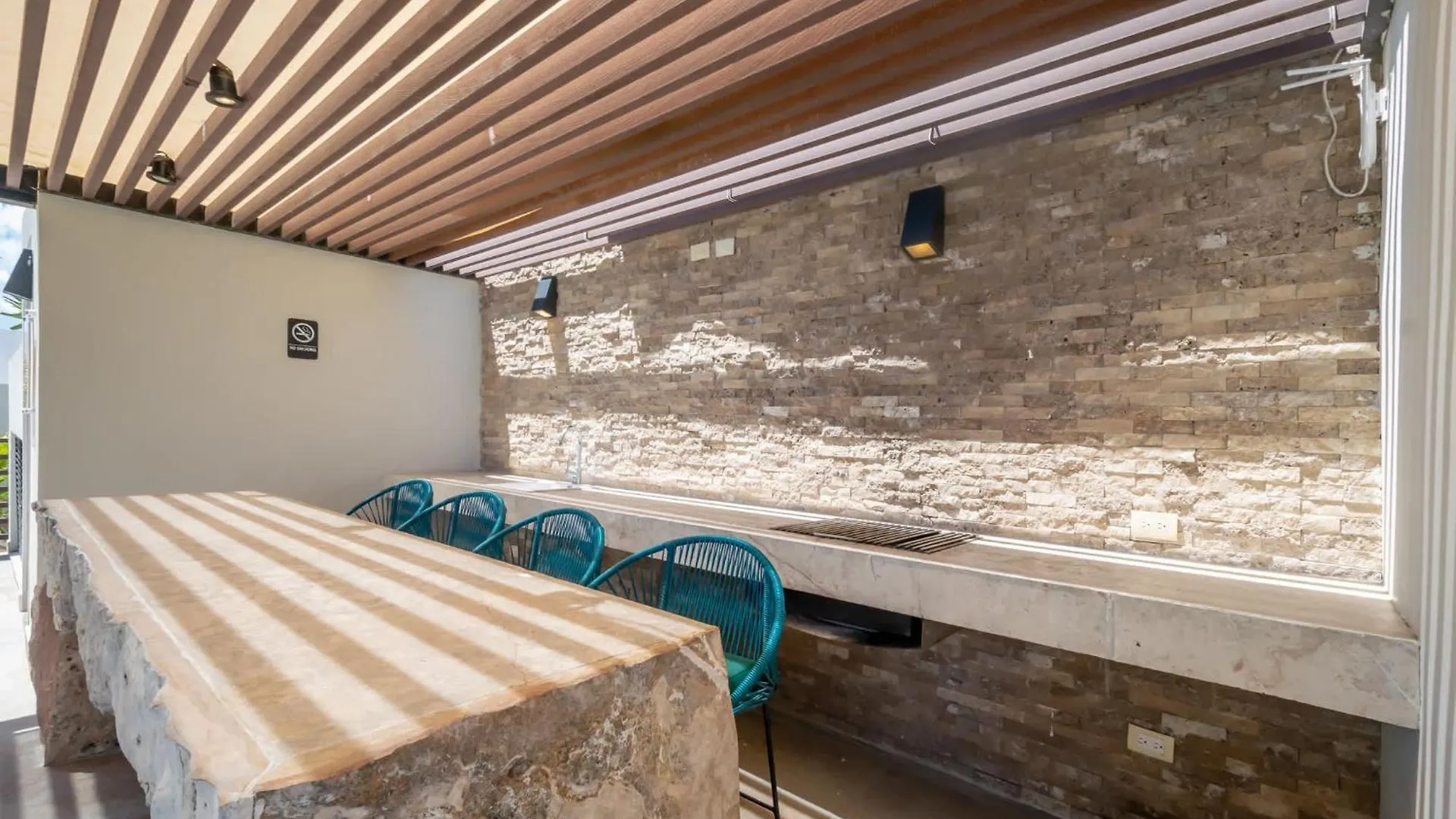 Oceanview Pool & Lounge Private Balcony Gym & Bbq Villa Playa del Carmen Mexico