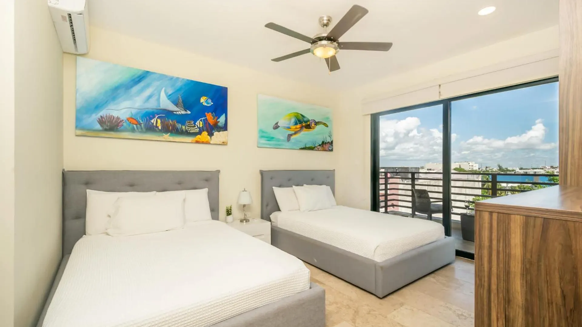 Oceanview Pool & Lounge Private Balcony Gym & Bbq Villa Playa del Carmen