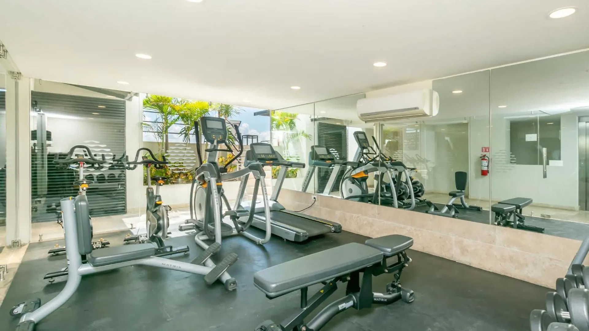 Holiday home Oceanview Pool & Lounge Private Balcony Gym & Bbq Villa Playa del Carmen