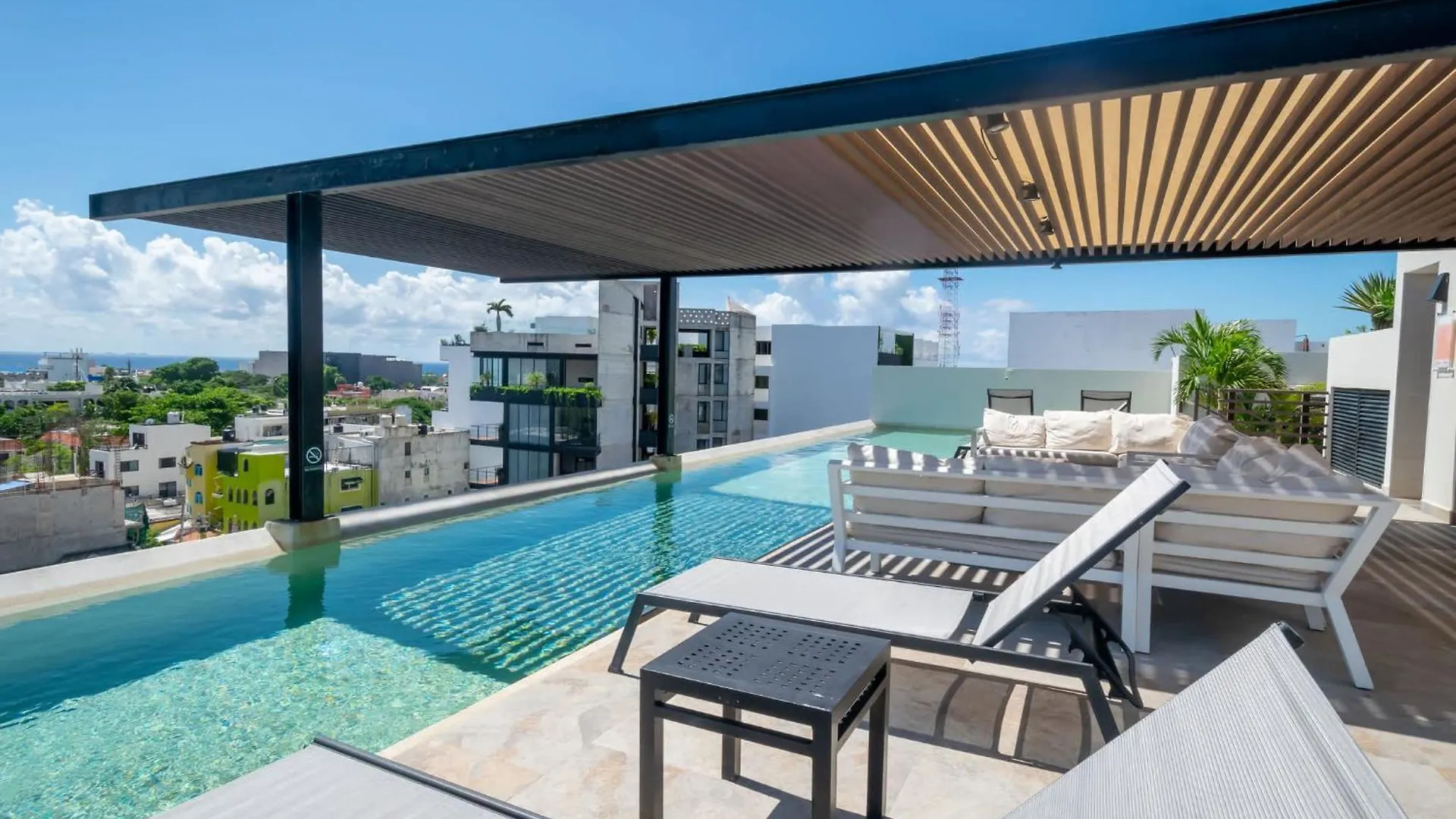 Oceanview Pool & Lounge Private Balcony Gym & Bbq Villa Playa del Carmen